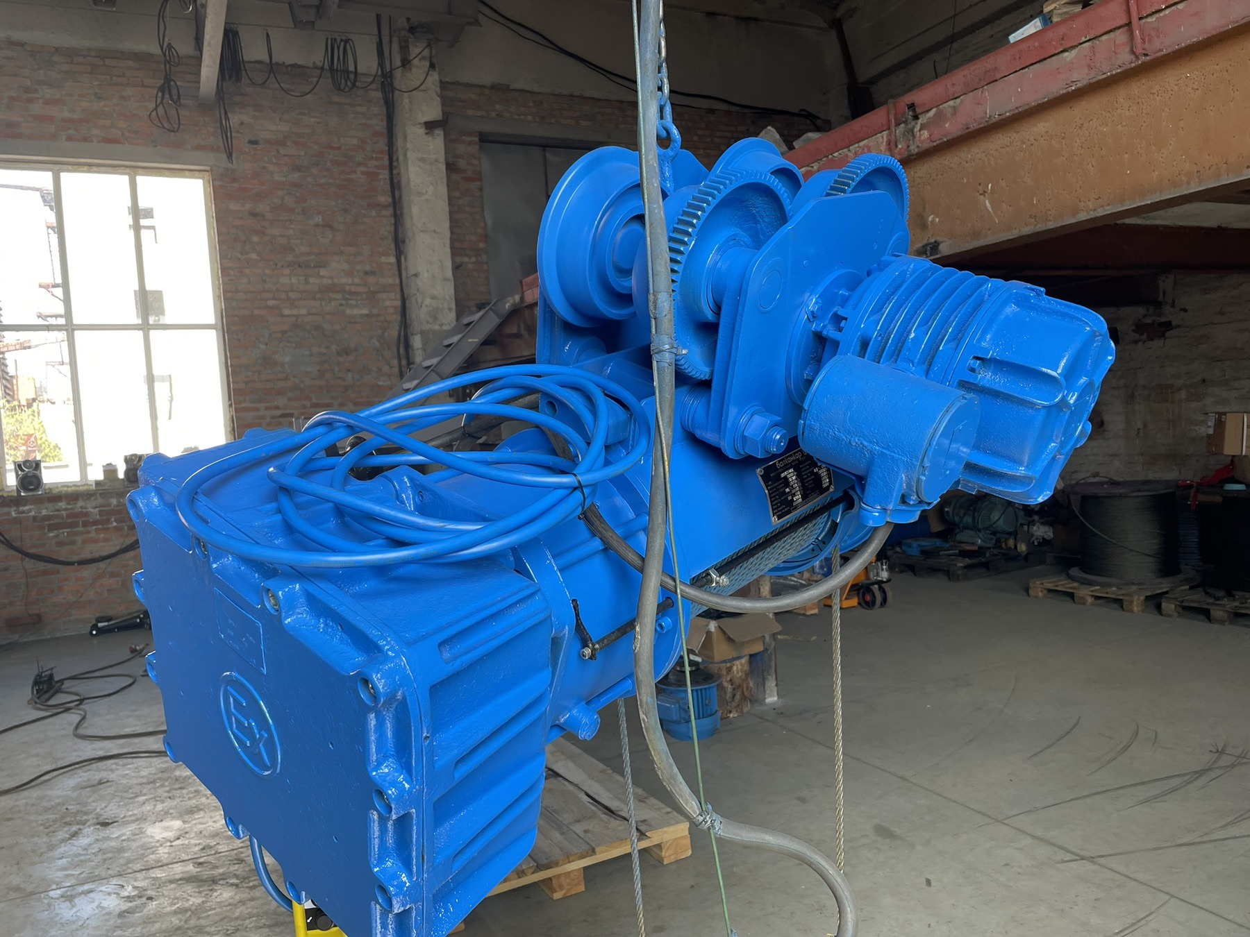 Вибухозахищенний тельфер 1 тонна підйом 6м Болгарський